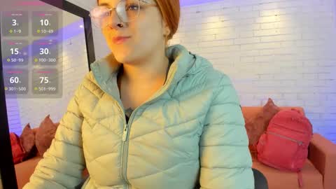 Snapshot of kim_brown_ chatting on September 23, 2025, 10:40 am Kim online show from September 23, 2025, 10:40 am