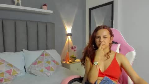 Snapshot of kim_hyunaa_ chatting on December 23, 2024, 8:55 am K I M online show from December 23, 2024, 8:55 am