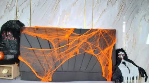 kim  online show from October 20, 2025, 7:03 pm