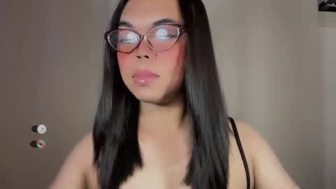 KYLIE online show from November 28, 2025, 8:44 pm