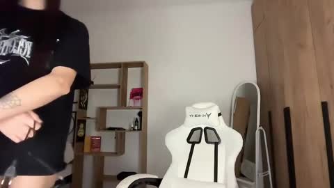 Kim Oberlin online show from April 8, 2026, 9:04 pm