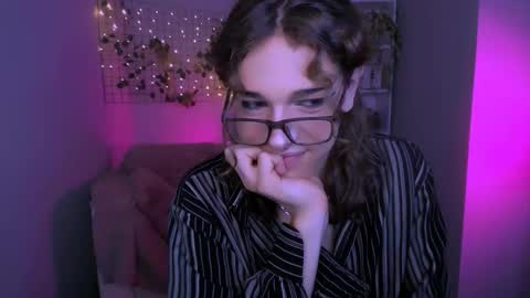 Snapshot of kim_roys chatting on September 14, 2025, 8:08 pm kim online show from September 14, 2025, 8:08 pm