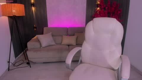 Snapshot of kim_stonee_ chatting on April 30, 2026, 8:57 pm Kim online show from April 30, 2026, 8:57 pm