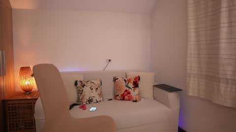 Kim online show from September 13, 2025, 11:59 pm