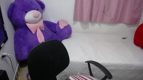 Kim online show from November 13, 2025, 3:16 am