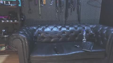  KIMBERLY SWAN  online show from February 18, 2025, 6:47 pm