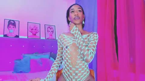 Your Queen KIM online show from December 21, 2024, 5:36 am