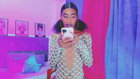 Your Queen KIM online show from February 2, 2025, 9:30 am