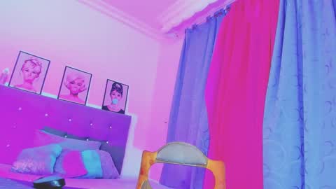 Your Queen KIM online show from February 8, 2025, 11:55 am