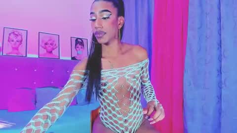 Your Queen KIM online show from February 14, 2025, 6:34 am