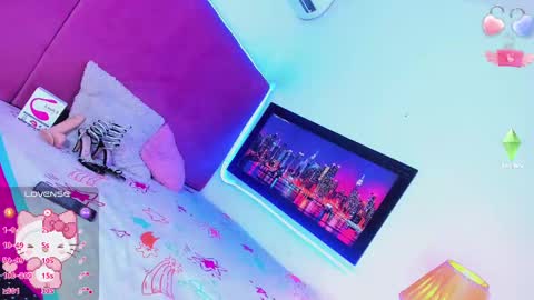 Your Queen KIM online show from October 17, 2025, 7:49 pm