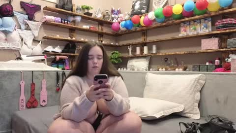 kimberlycaprice online show from February 2, 2025, 8:35 am