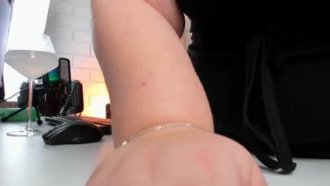 The one that you wont be able to forget online show from February 2, 2025, 3:17 pm