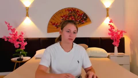 kimberlypierce online show from September 22, 2025, 3:14 pm