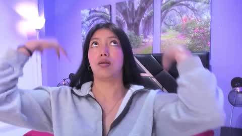 Kimberly Villalobos online show from November 22, 2025, 12:59 pm