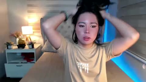 kimbratx online show from February 11, 2025, 10:39 pm