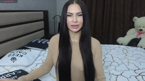 KIm online show from December 10, 2024, 1:33 pm