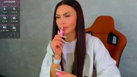 KIm online show from September 10, 2025, 7:08 am