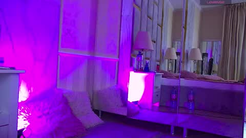 kimdessire online show from December 20, 2025, 3:19 pm