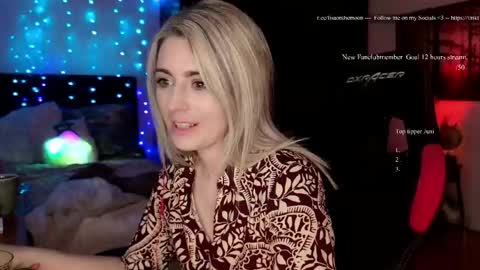 Snapshot of kimilee22 chatting on June 3, 2026, 6:02 pm Wolfs Girl online show from June 3, 2026, 6:02 pm