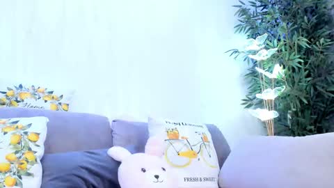 Natalie online show from September 11, 2025, 8:42 pm