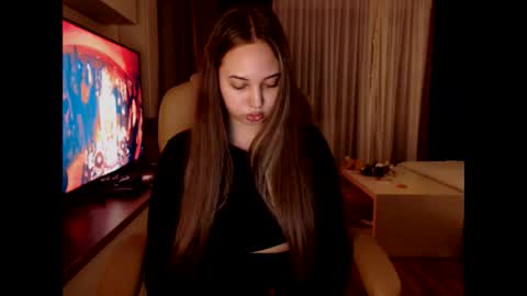 Kim Lee  online show from January 7, 2025, 4:27 pm