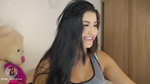 Kim  online show from April 17, 2026, 2:14 am