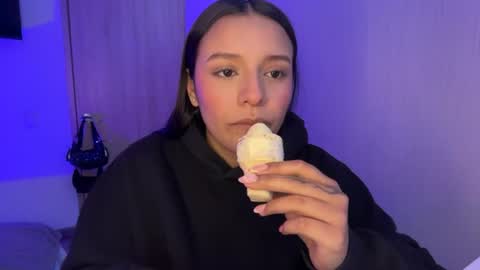 Snapshot of kimmi_foxy chatting on July 15, 2026, 8:36 pm kimmi online show from July 15, 2026, 8:36 pm