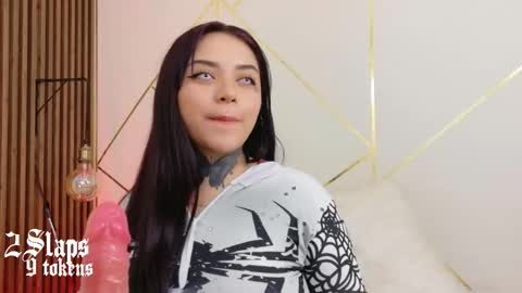 Snapshot of kimmi_kim chatting on November 2, 2025, 12:46 am online show from November 2, 2025, 12:46 am