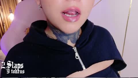 Snapshot of kimmi_kim chatting on June 11, 2026, 2:04 pm online show from June 11, 2026, 2:04 pm