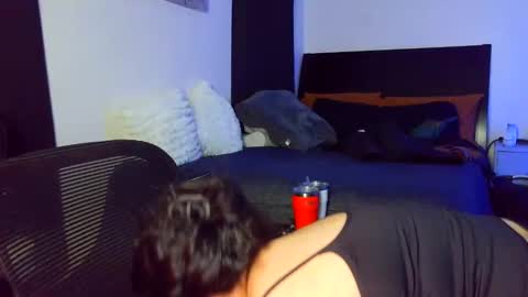 Kimmi online show from November 9, 2025, 2:54 am