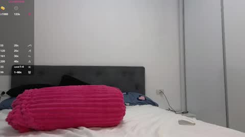 Snapshot of kimmie_ chatting on May 7, 2026, 7:19 pm Kimmie online show from May 7, 2026, 7:19 pm