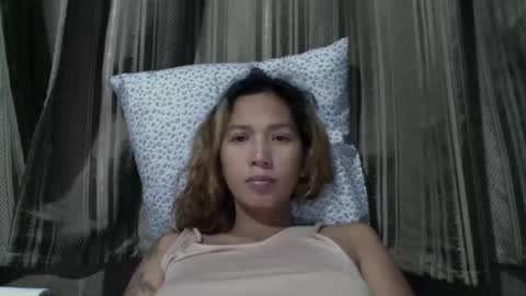 kimmk73644 online show from April 8, 2026, 8:47 am