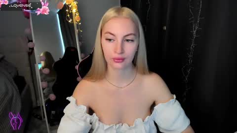 kimmy1_powell online show from April 13, 2026, 4:40 am