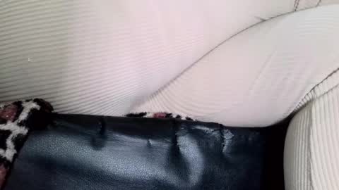 Kimmy online show from April 22, 2026, 2:25 am