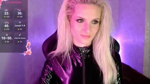 KimmySnow online show from October 18, 2025, 12:02 am