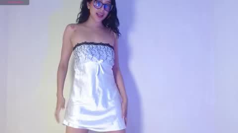 kimm online show from November 7, 2025, 2:06 pm