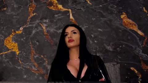 Snapshot of kimwilmes chatting on December 19, 2024, 5:50 pm Kim Wilmes online show from December 19, 2024, 5:50 pm