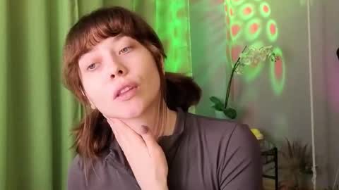 kina_ka online show from October 4, 2025, 8:12 am