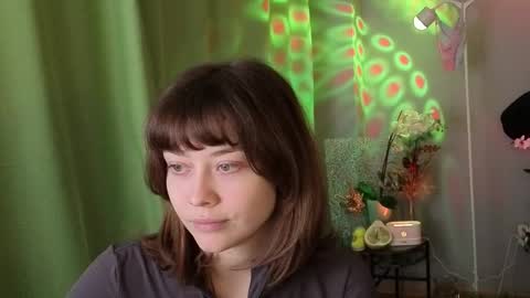 kina_ka online show from November 26, 2025, 5:08 am