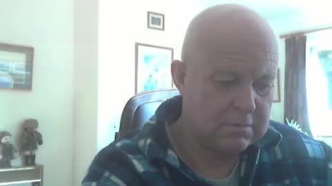 kindahairy4u online show from October 27, 2025, 9:46 am