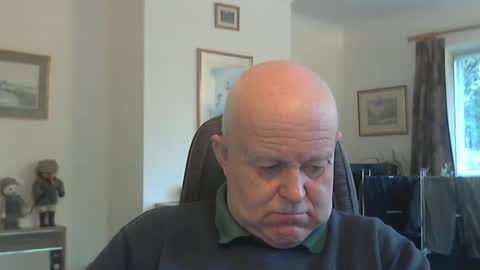 kindahairy4u online show from November 3, 2025, 1:56 pm