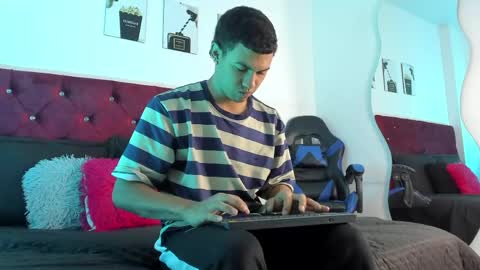 king_ares1 online show from May 14, 2026, 11:06 am
