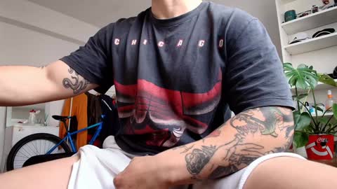 Snapshot of king_master_juan chatting on December 4, 2024, 9:40 am The Best Master online show from December 4, 2024, 9:40 am