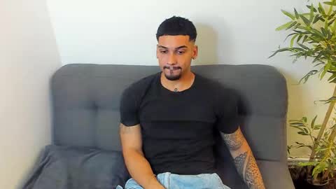 king_of_kings__ online show from September 20, 2025, 2:01 am