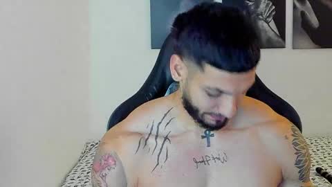 king_of_kings__ online show from November 11, 2025, 10:54 pm