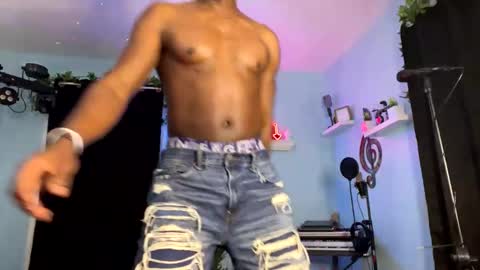 KC online show from February 14, 2025, 12:51 am