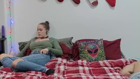 Scarred Thighs online show from December 21, 2025, 4:52 am