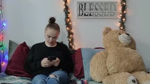 Scarred Thighs online show from January 6, 2026, 7:06 pm