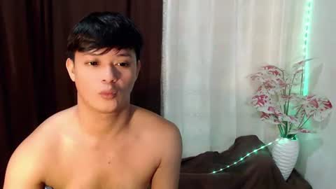 Snapshot of kingdomcum96 chatting on July 31, 2026, 12:21 am kingdomcum96 online show from July 31, 2026, 12:21 am